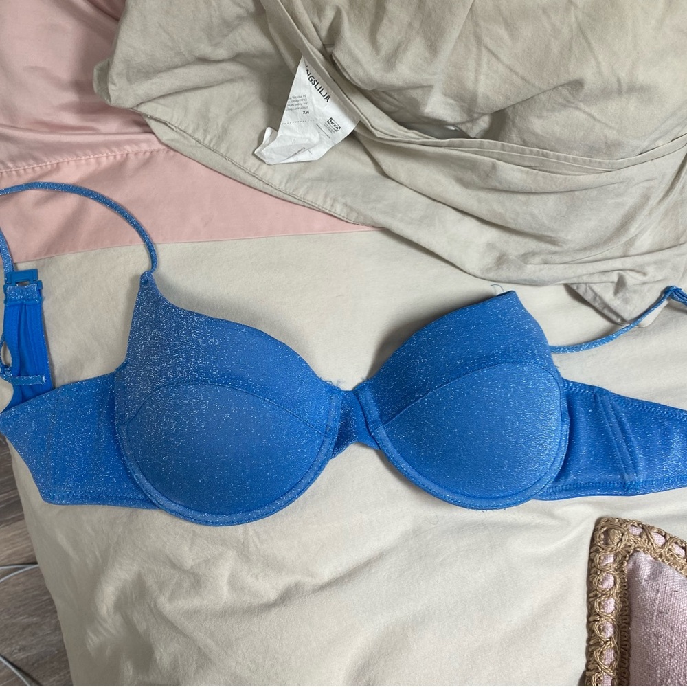 Wore once and it was when I tried it on- really good condition